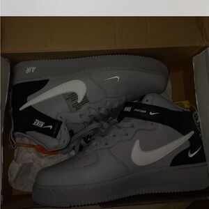 Nike Air Force 1 Mid ‘07 LV8 Wolf Grey